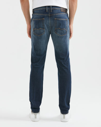 STRAIGHT FIT MID-RISE JEANS IN DARK WASH ST022