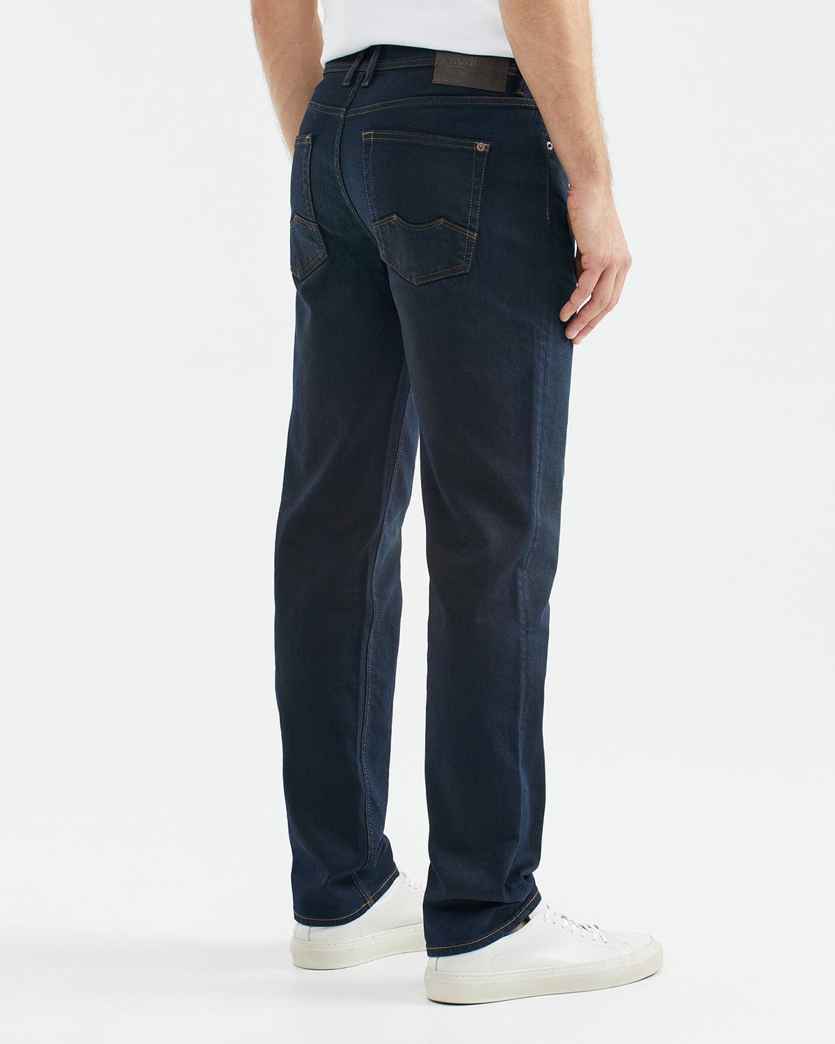 JEANS RECTOS DE TIRO MEDIO EN LAVADO ULTRA OSCURO