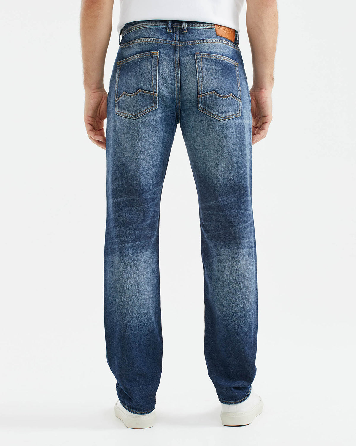 STRAIGHT FIT MID-RISE JEANS IN DARK WASH ST028