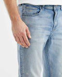 STRAIGHT FIT MID-RISE JEANS IN LIGHT WASH ST033