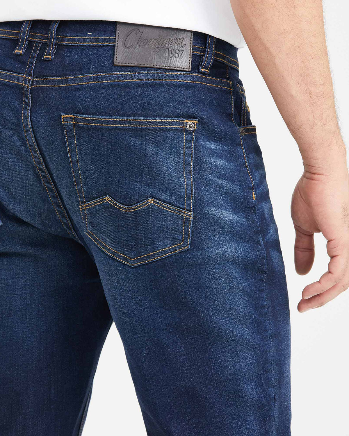 STRAIGHT FIT-MORRISON IN ULTRA DARK WASH ST020