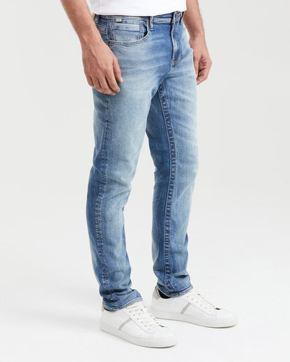 SLIM FIT FAMOUS IN LIGHT WASH SL0010