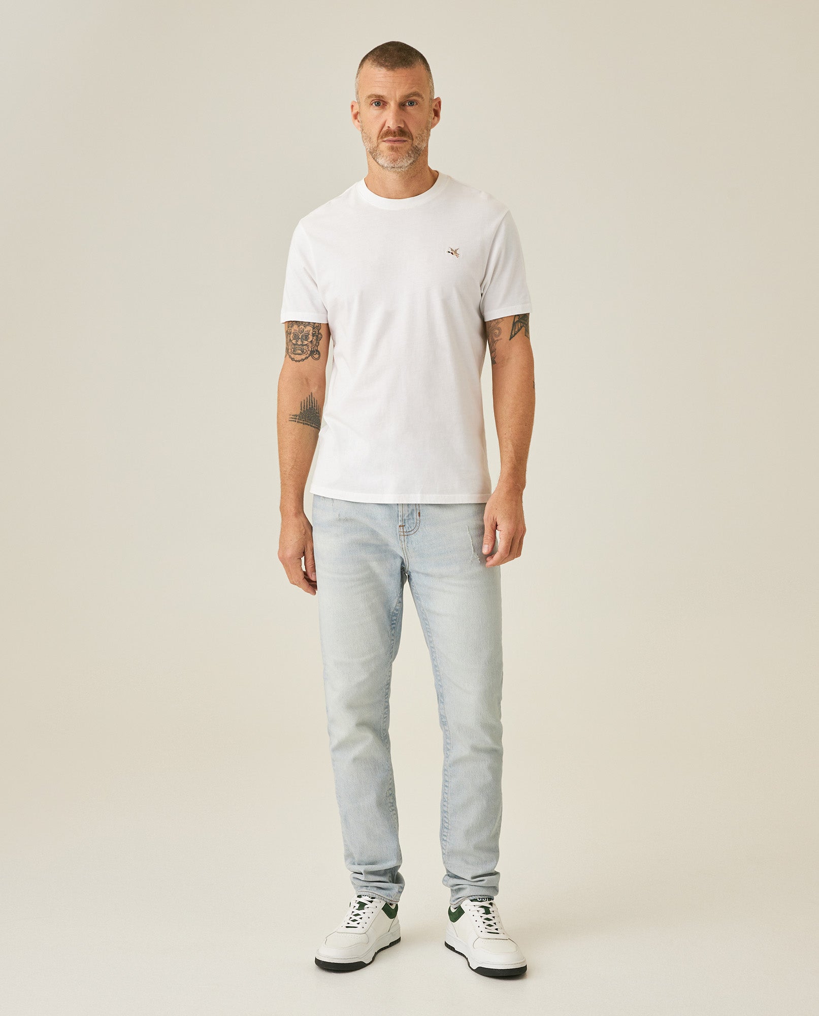 Mens Jeans Skinny Fit Mid Rise Light Wash Cotton Elastane Strategic Distressing Clean Silhouette - Blue 63_331H016_AZU154020_4