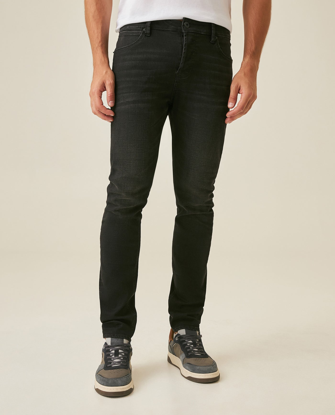 Mens Jeans Skinny Fit Low Rise Black Wash Cotton Polyester Elastane Subtle Knee Thigh Distressing - Black 63_331H024_NEG194004_0