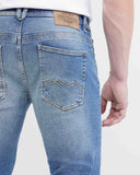 JEANS SLIM FIT DE TIRO MEDIO EN LAVADO MEDIO