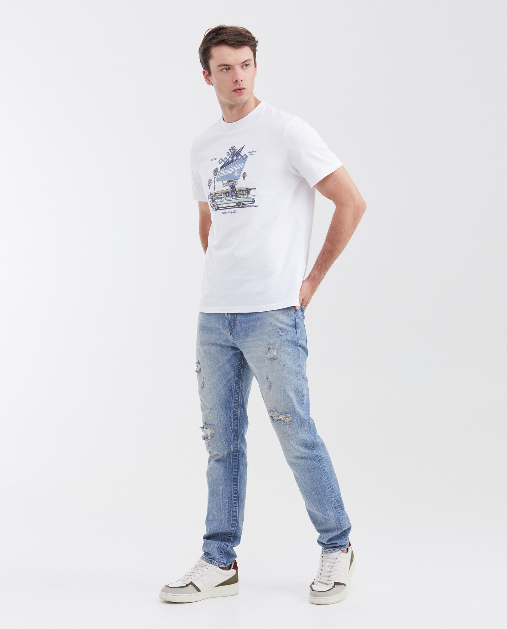 Men's Famous Slim Fit Jeans in Light Wash with Sandblasting and Patched Rips in Comfort 332G017 - 2