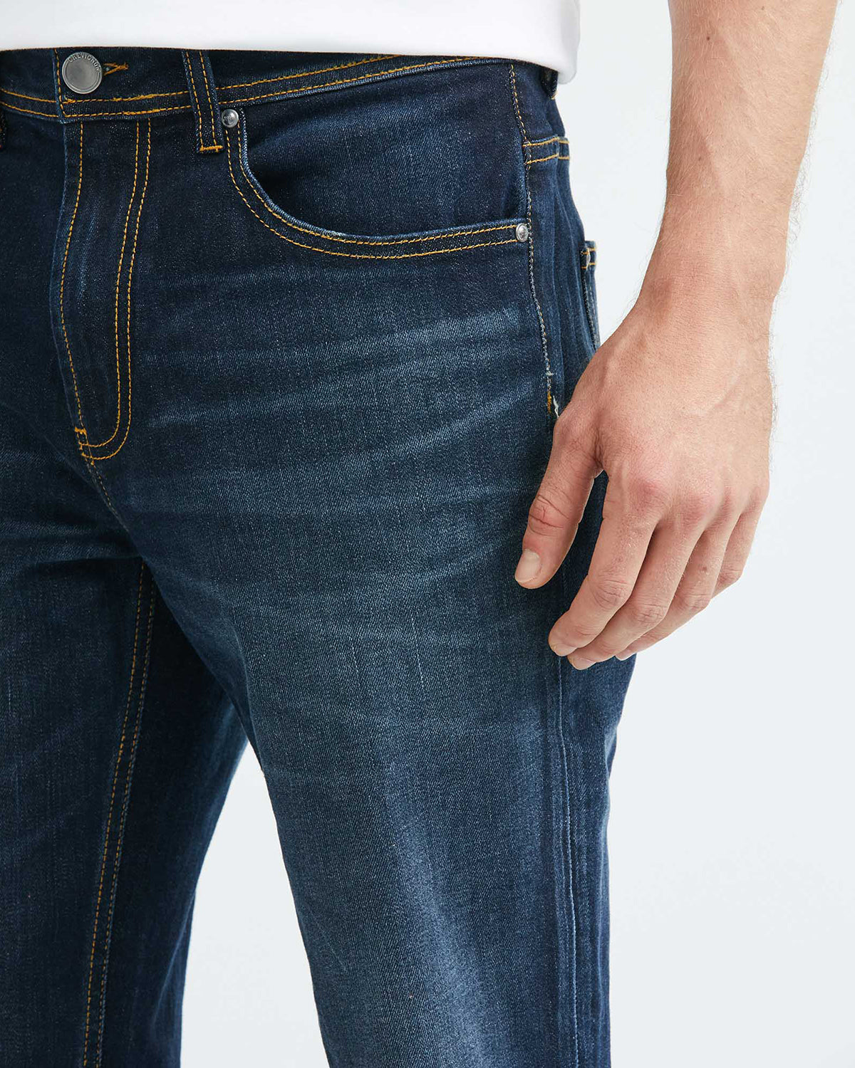 RELAXED FIT HIGH-RISE DARK JEANS IN ULTRA DARK WASH RL0010