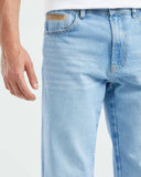 RELAXED FIT HIGH-RISE JEANS IN LIGHT WASH