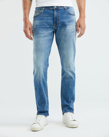 STRAIGHT FIT MID-RISE JEANS IN MEDIUM WASH