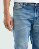 STRAIGHT FIT MID-RISE JEANS IN MEDIUM WASH