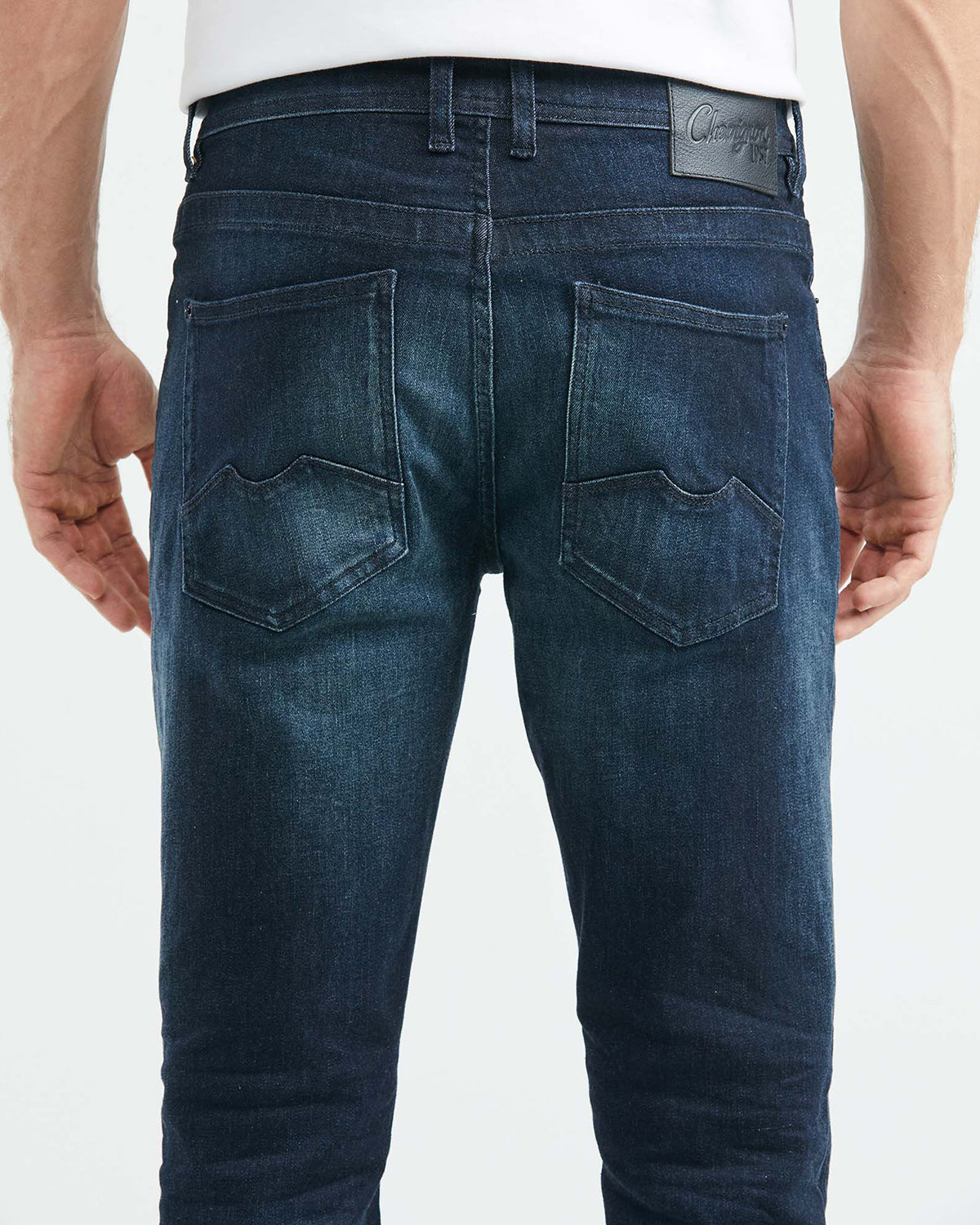 SLIM FIT MID-RISE JEANS IN ULTRA DARK WASH SL0011