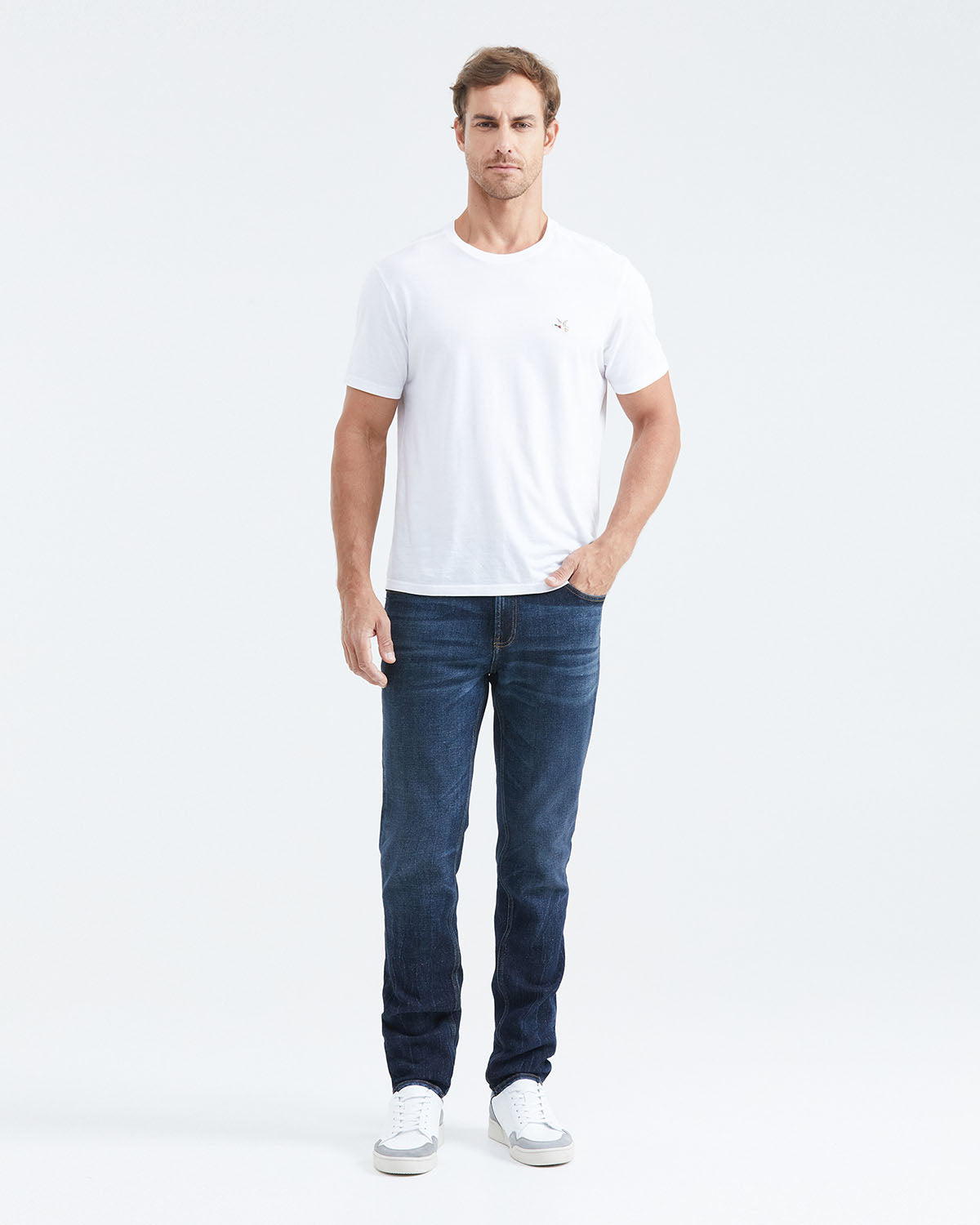 STRAIGHT FIT MID-RISE JEANS IN DARK WASH ST011
