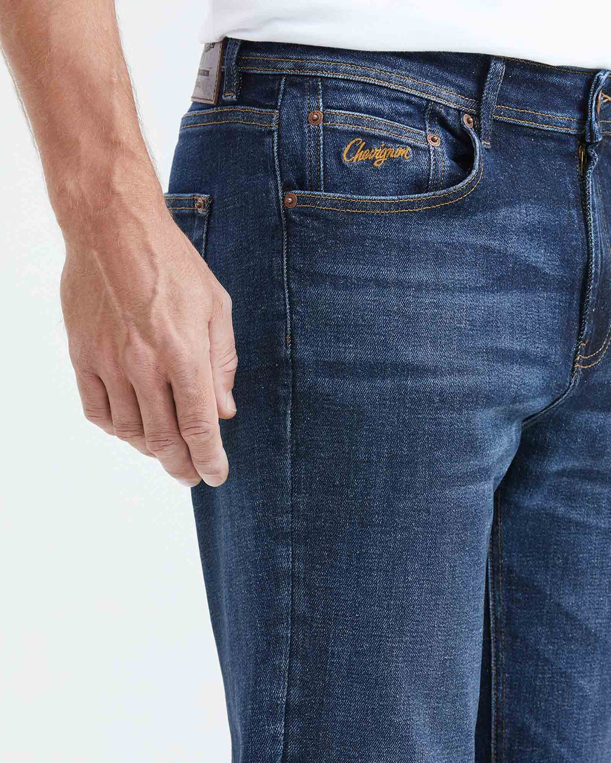 STRAIGHT FIT MID-RISE JEANS IN DARK WASH ST011