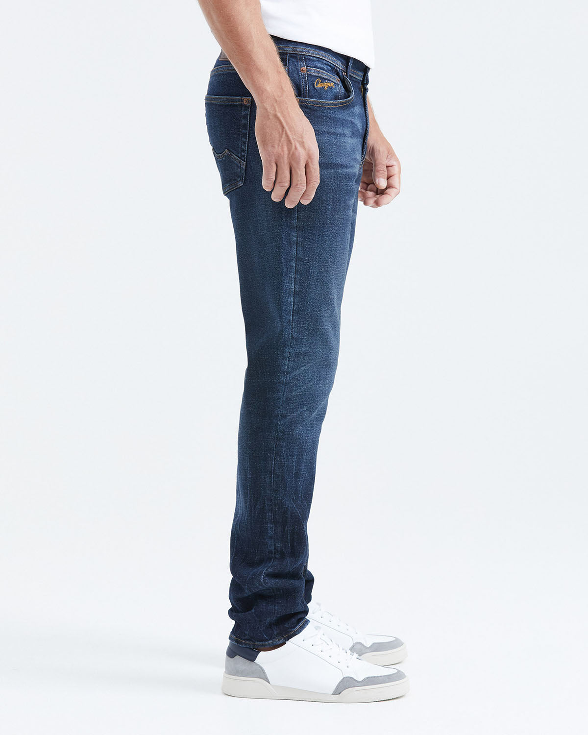 STRAIGHT FIT MID-RISE JEANS IN DARK WASH ST011