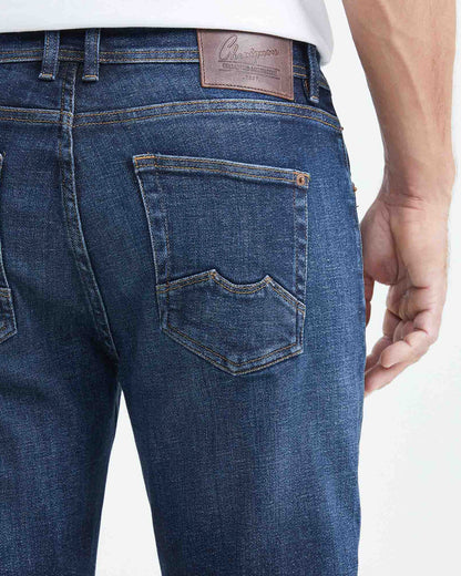 STRAIGHT FIT MID-RISE JEANS IN DARK WASH ST011