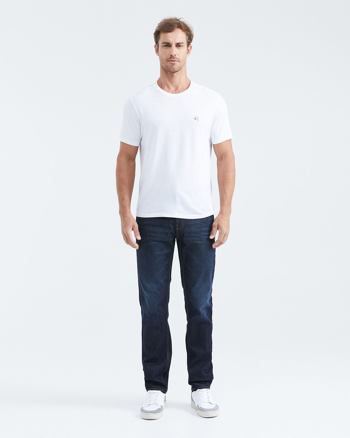 STRAIGHT FIT MID-RISE JEANS IN DARK WASH ST004