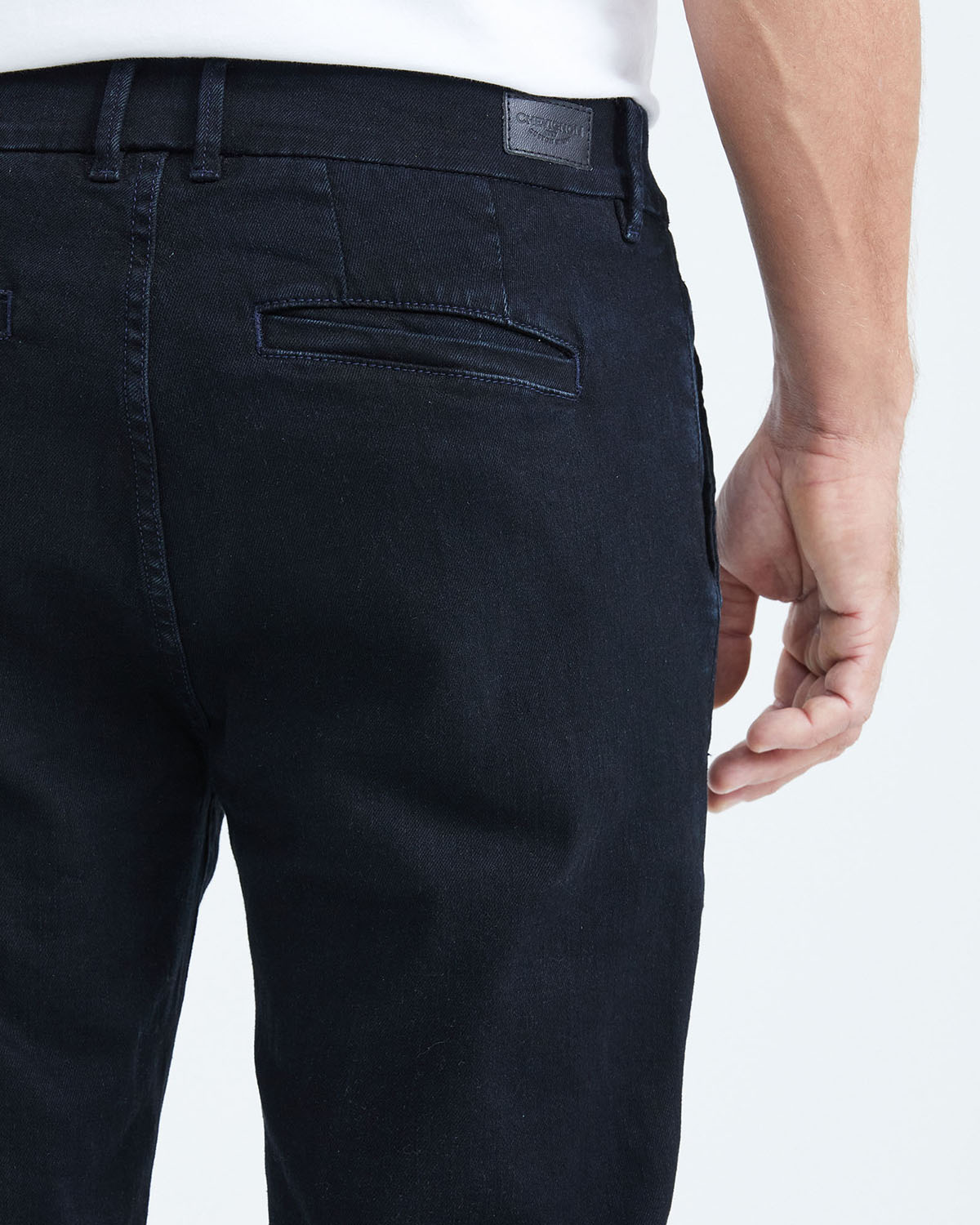 STRAIGHT FIT MID-RISE JEANS IN DARK WASH ST014