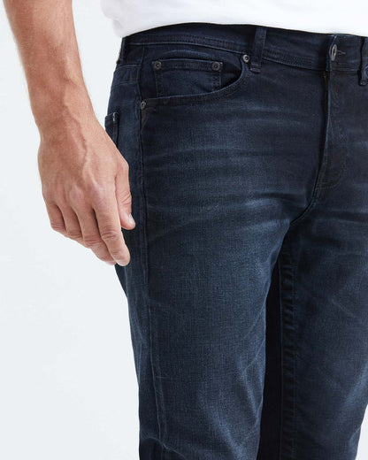 SLIM FIT MID-RISE DARK JEANS IN ULTRA DARK WASH SL007
