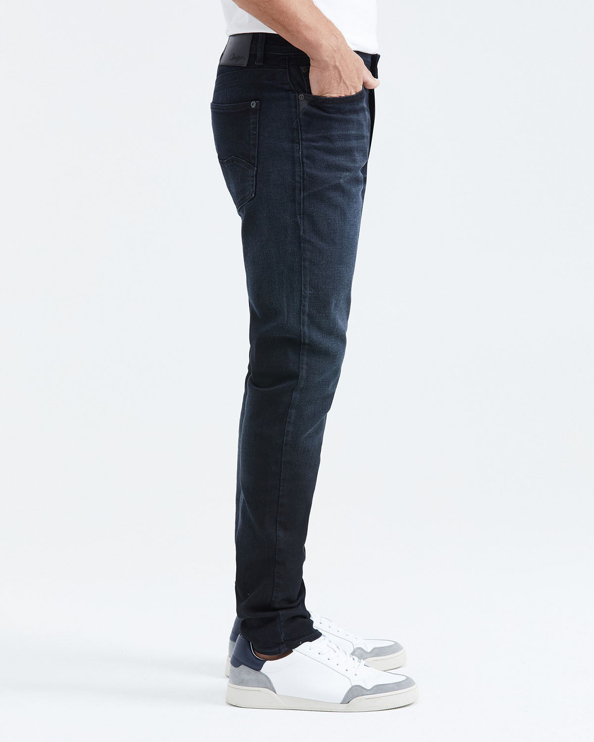 SLIM FIT MID-RISE DARK JEANS IN ULTRA DARK WASH SL007