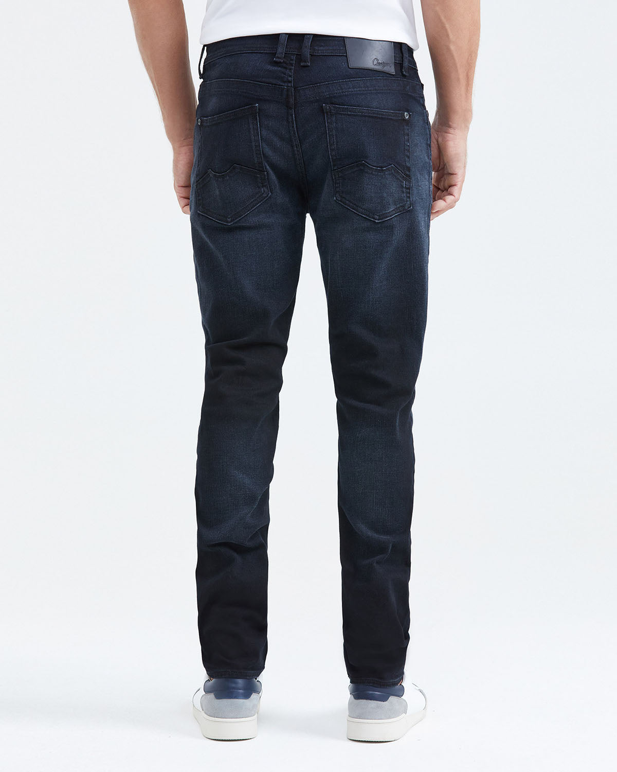 SLIM FIT MID-RISE DARK JEANS IN ULTRA DARK WASH SL007
