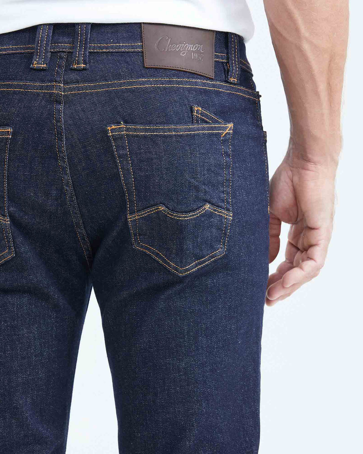 SUPER SLIM FIT MID-RISE JEANS IN ULTRA DARK WASH SS009