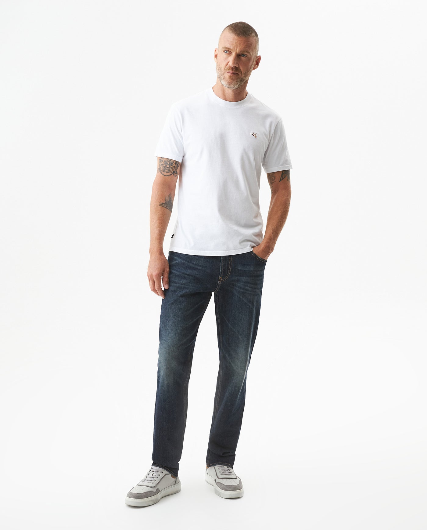 Men's Morrison Straight Ultra Dark Classic Jeans in Cotton Stretch Blend, Jetty - 3