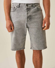 Mens Bermuda Shorts Mid Rise Gray Wash Maverick Mold Cotton Polyester Elastane Leather Waistband Badge - Gray 63_351H001_GRI145002_0