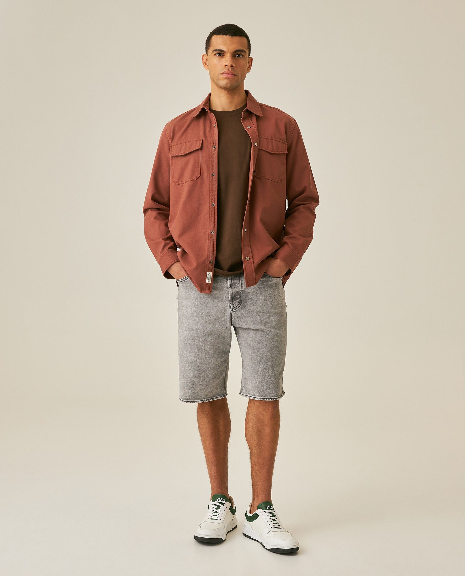 Mens Bermuda Shorts Mid Rise Gray Wash Maverick Mold Cotton Polyester Elastane Leather Waistband Badge - Gray 63_351H001_GRI145002_4