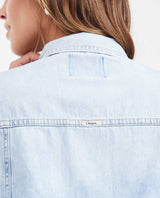 Women's Classic Fit Light Wash Sleeveless Denim Shirt in Non-Stretch Cotton - 6