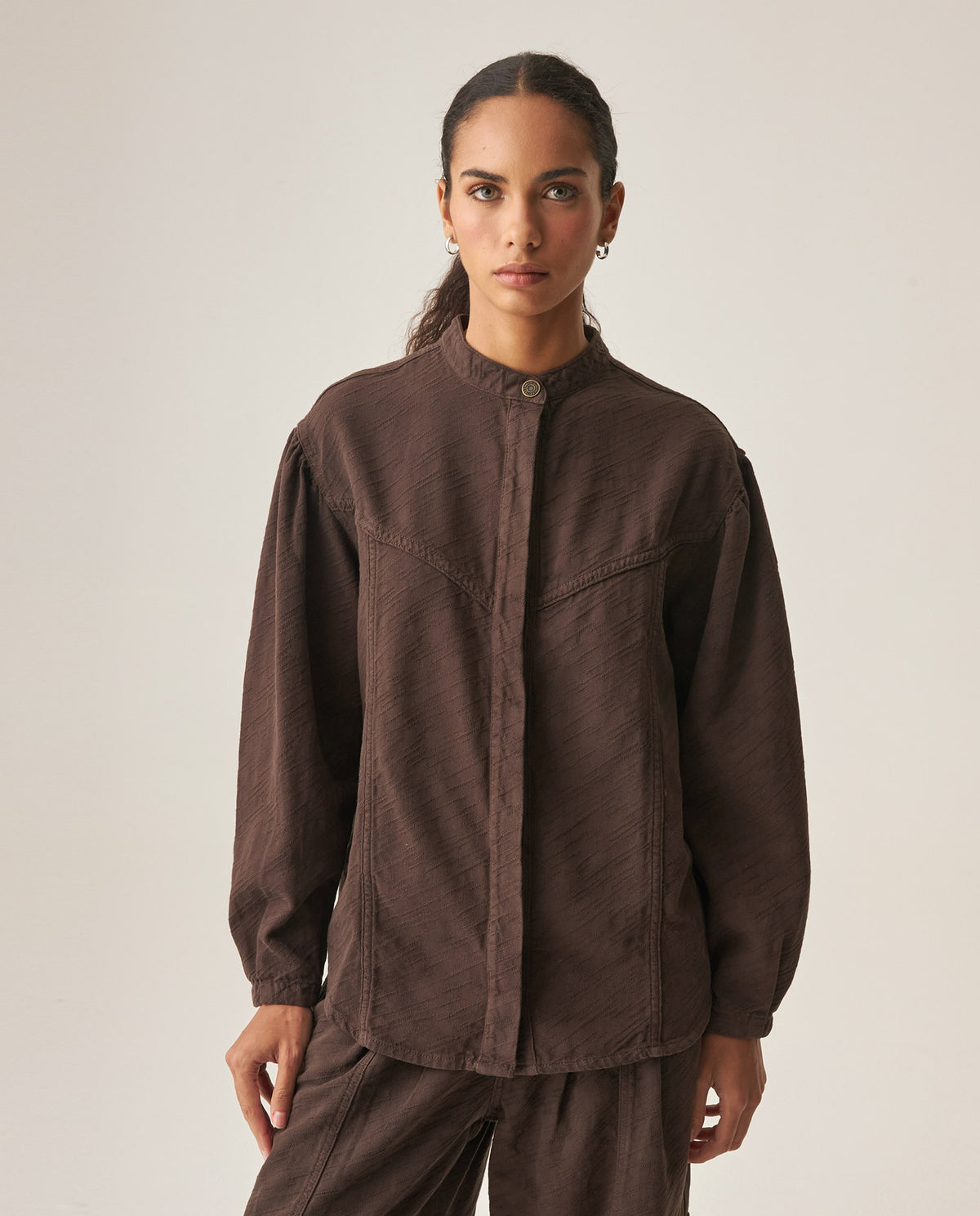 Women´s Relaxed Denim Blouse - Chocolate 63_419H000_CHO190913_3