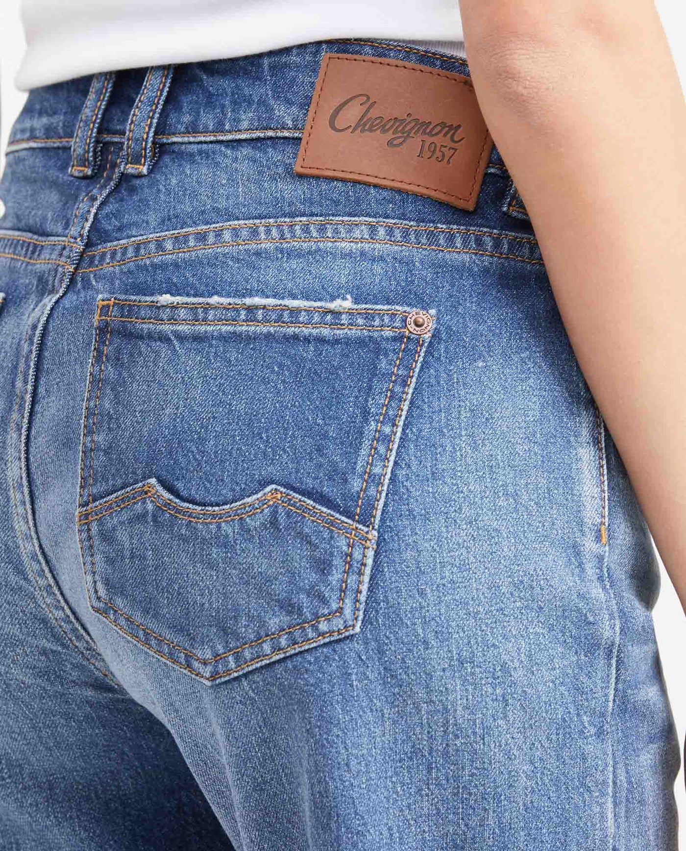 Women's Dark Blue Relaxed Low Rise Bootcut Jeans - Blue 431G006 - 4