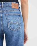 HIGH-RISE JEANS