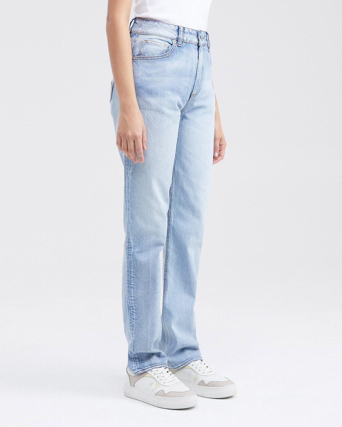 SUPER HIGH RISE COSMO IN MEDIUM WASH