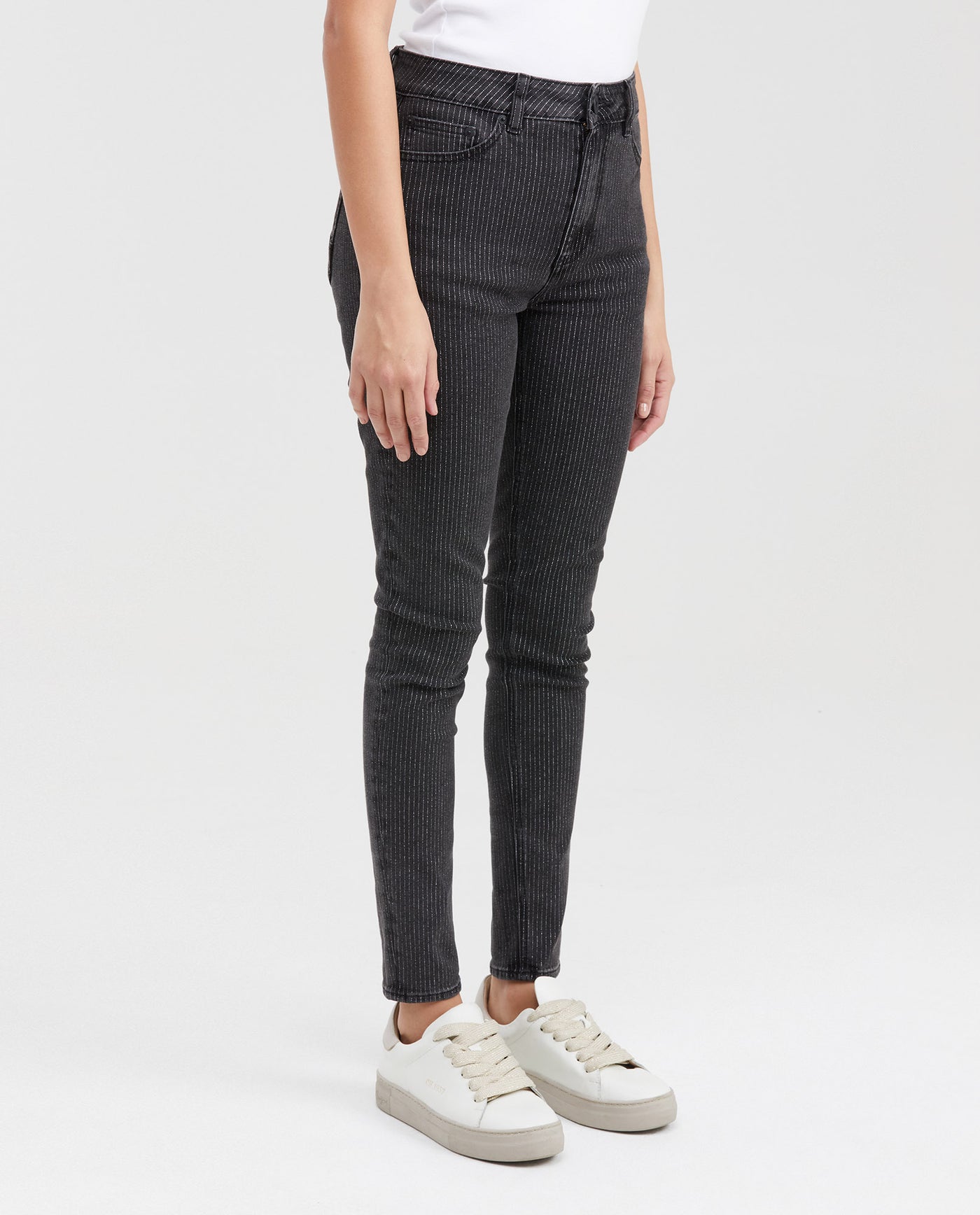 Women's Cosmo Jeans Super High-Rise Fitted Leg Black Wash Green Contrast Metal Fiber 431G026 - 3