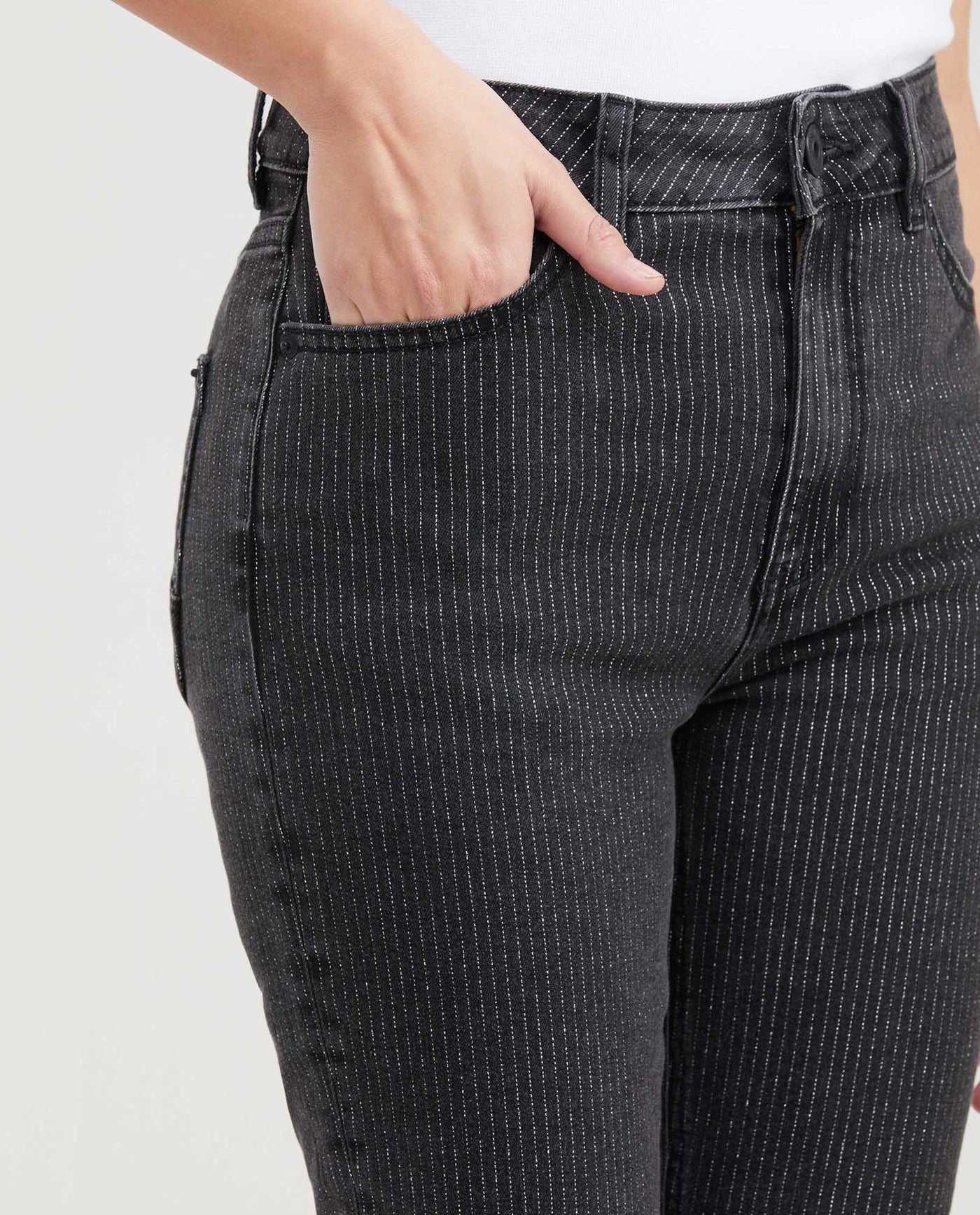 Women's Cosmo Jeans Super High-Rise Fitted Leg Black Wash Green Contrast Metal Fiber 431G026 - 4