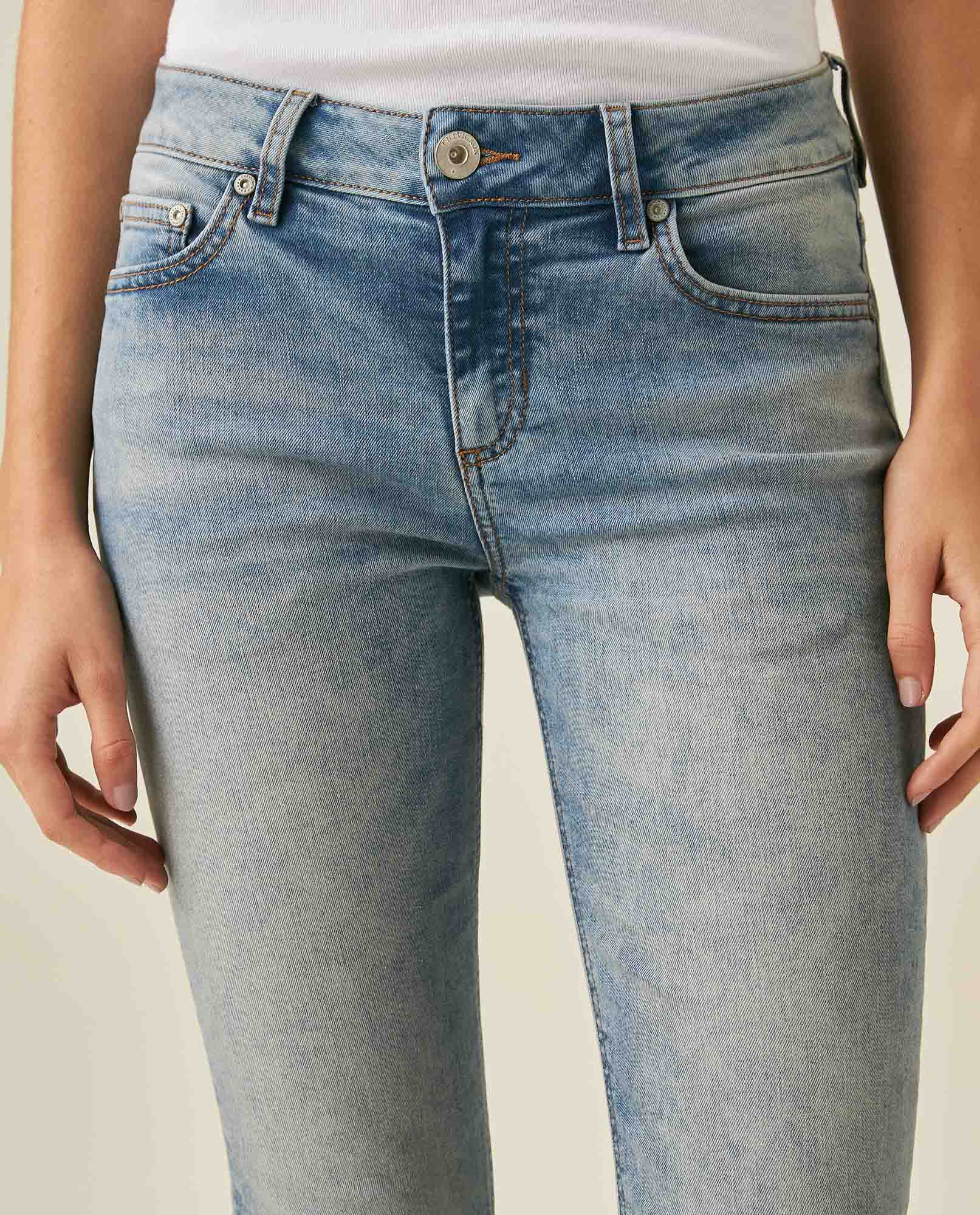 Womens Jeans Skinny Fit Low Rise Cotton Recycled Polyester Elastane Light Wash Front Distressing - Blue 63_431H002_AZU154020_5