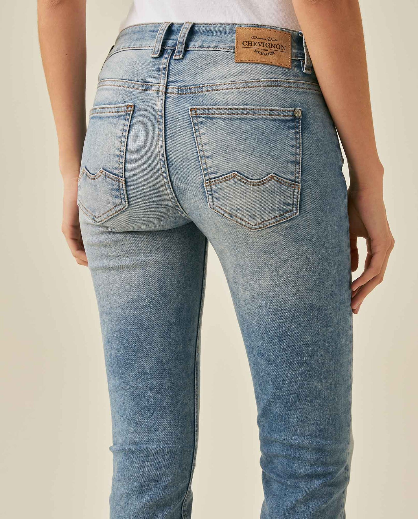 Womens Jeans Skinny Fit Low Rise Cotton Recycled Polyester Elastane Light Wash Front Distressing - Blue 63_431H002_AZU154020_7