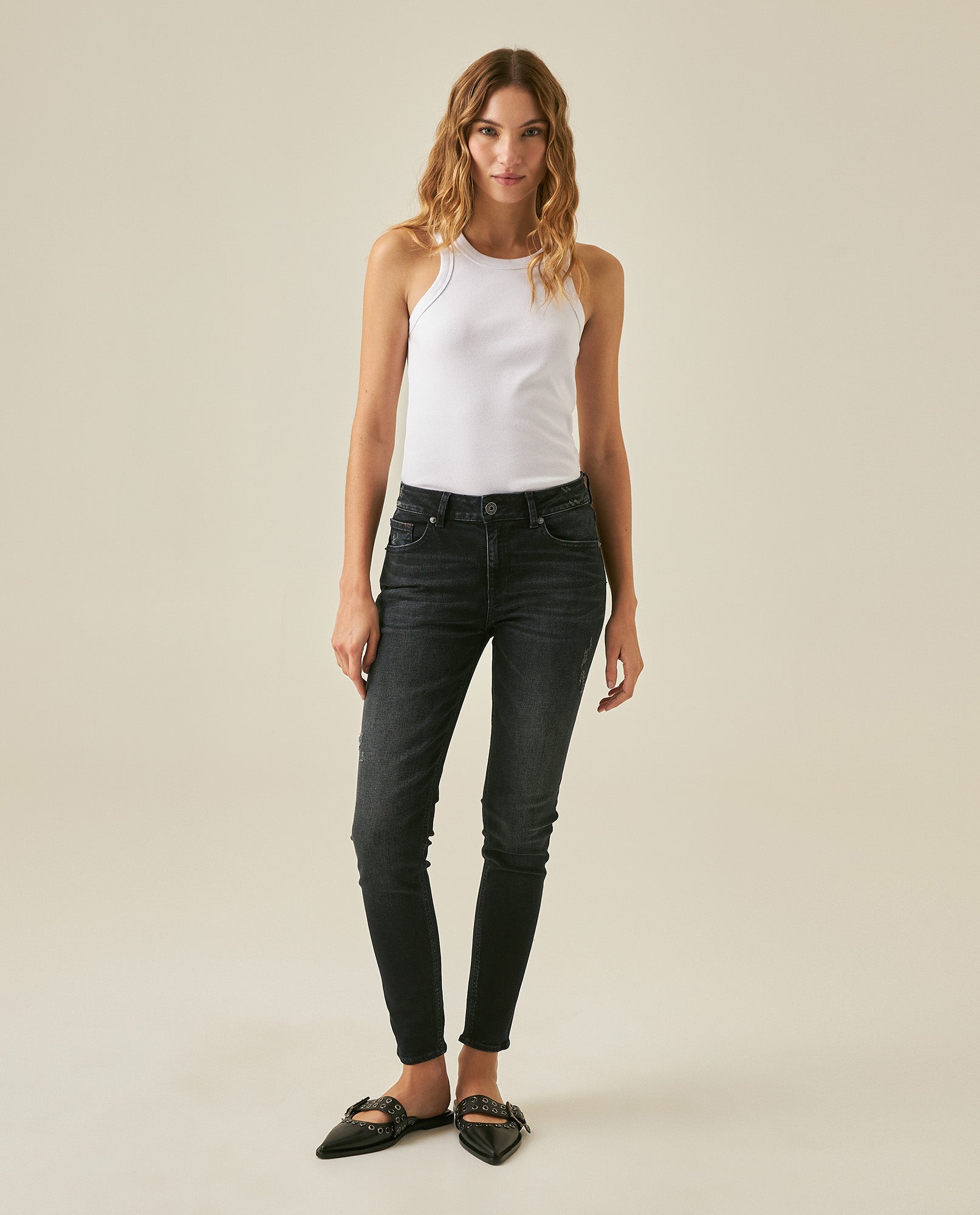 Womens Jeans Skinny Fit Mid Rise Cotton–Elastane Dark Wash Destroyer Effect Whiskering - Blue 63_431H010_AZU194052_4