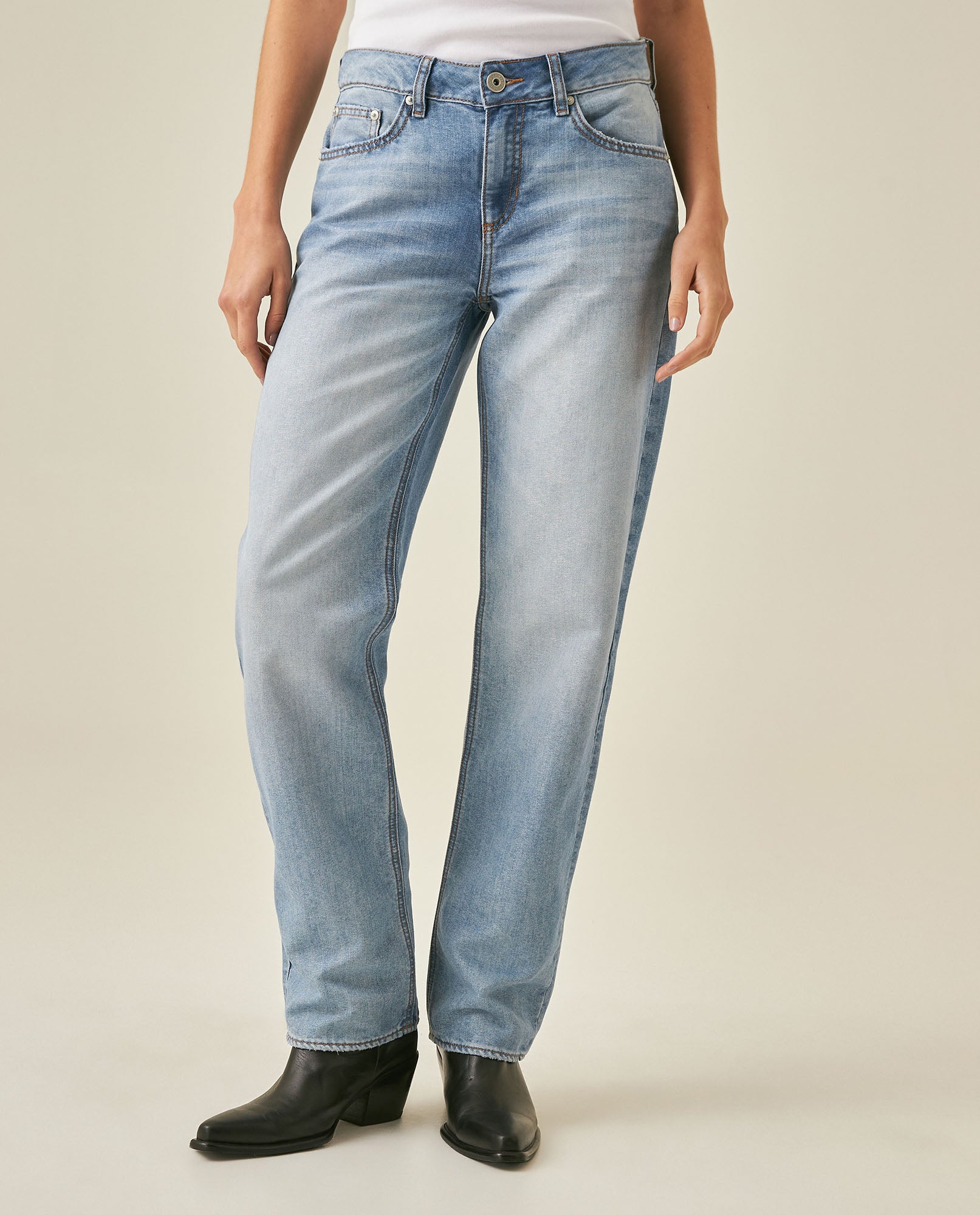Womens Jeans Straight Relaxed Fit Super High Rise Cotton–Polyester Lurex Light Wash Subtle Shine - Blue 63_431H012_AZU154020_0