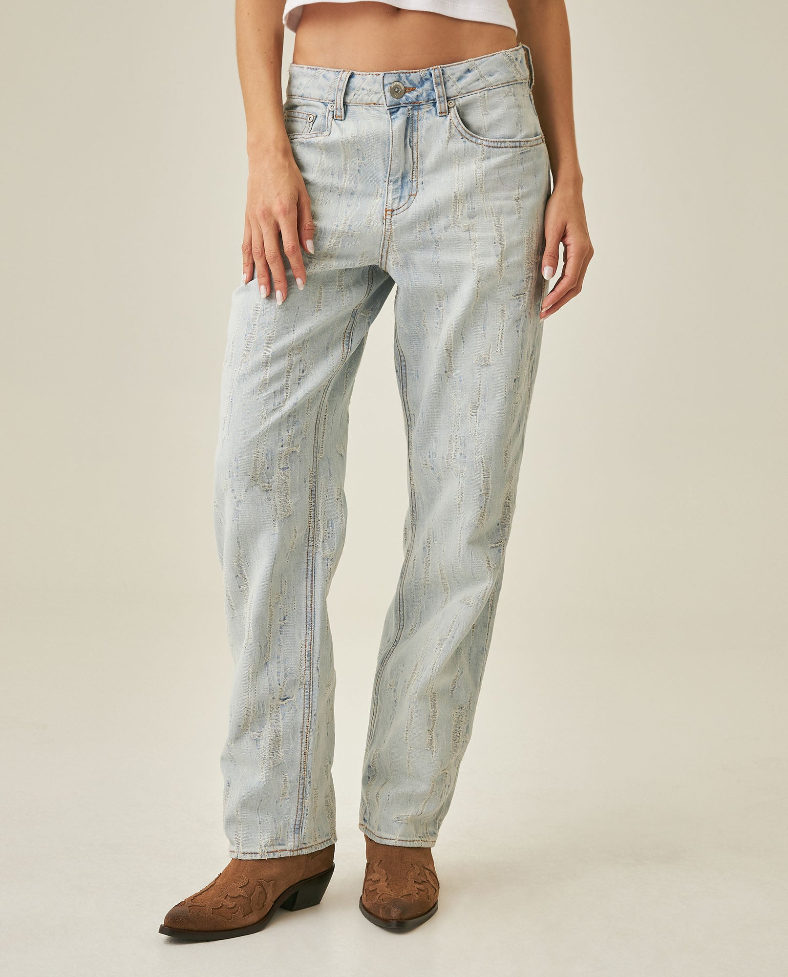 Womens Jeans Straight Fit Super High Rise Cotton Non-Stretch Light Wash Destroy Effect Set Embroidered - Blue 63_431H026_AZU154020_0