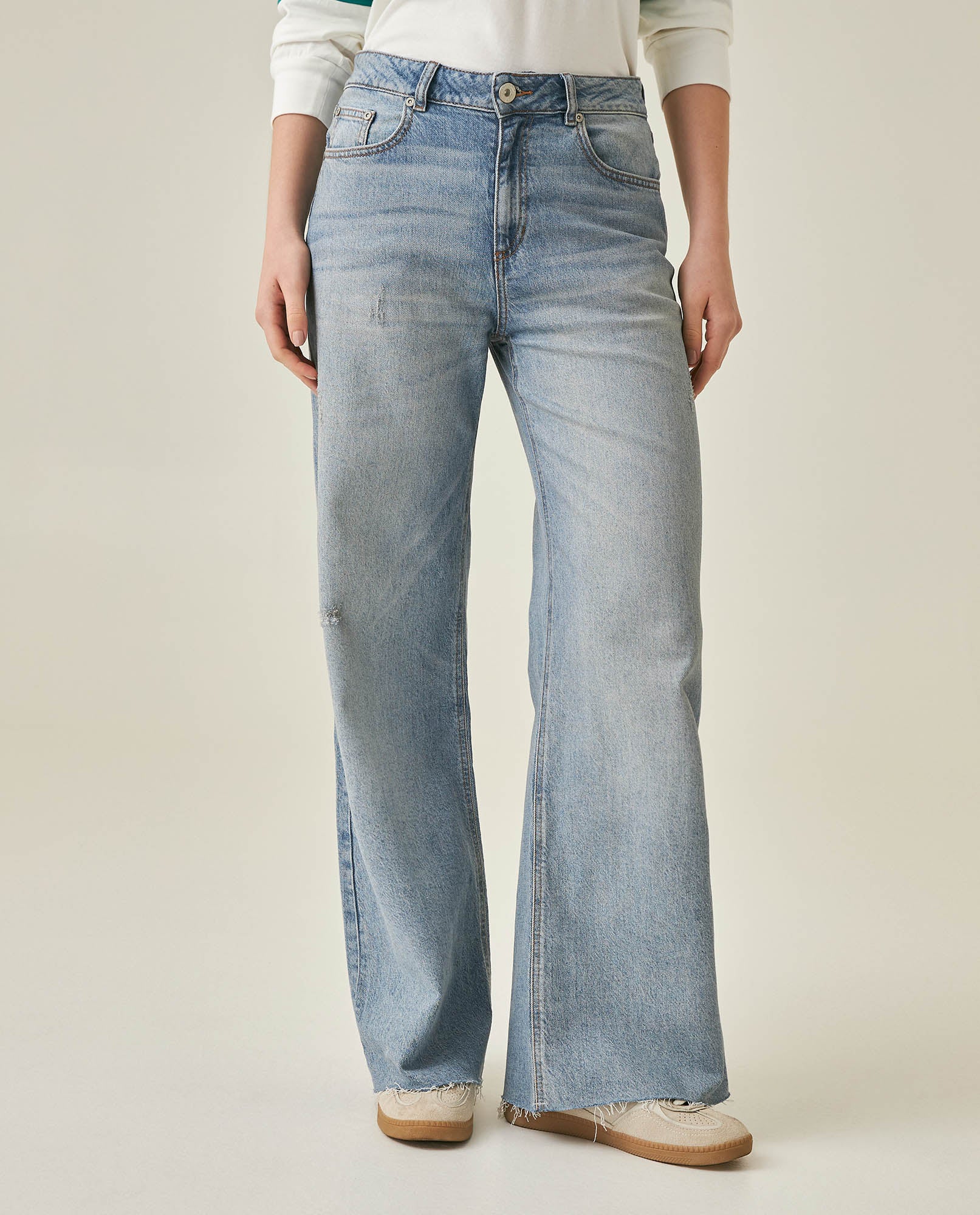 Womens Jeans Wide Leg Relaxed High Rise Cotton–Tencel Blend Light Wash Powdered Effect Notable Distressing - Blue 63_431H027_AZU154020_0