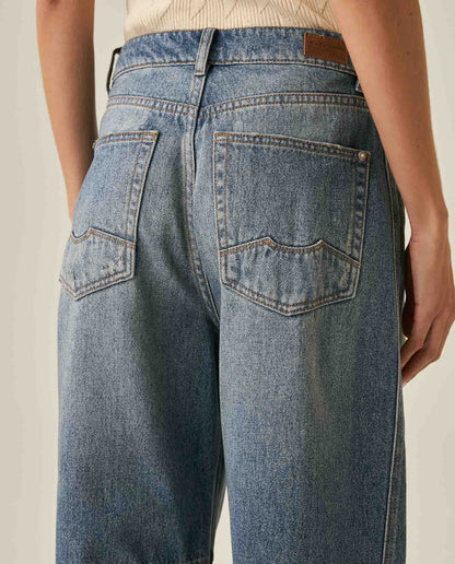 Womens Jeans Special Fit Barrel Crop Super High Rise Lyocell–Cotton Blend Medium Wash Notable Distressing Whiskering - Blue 63_431H029_AZU154020_7