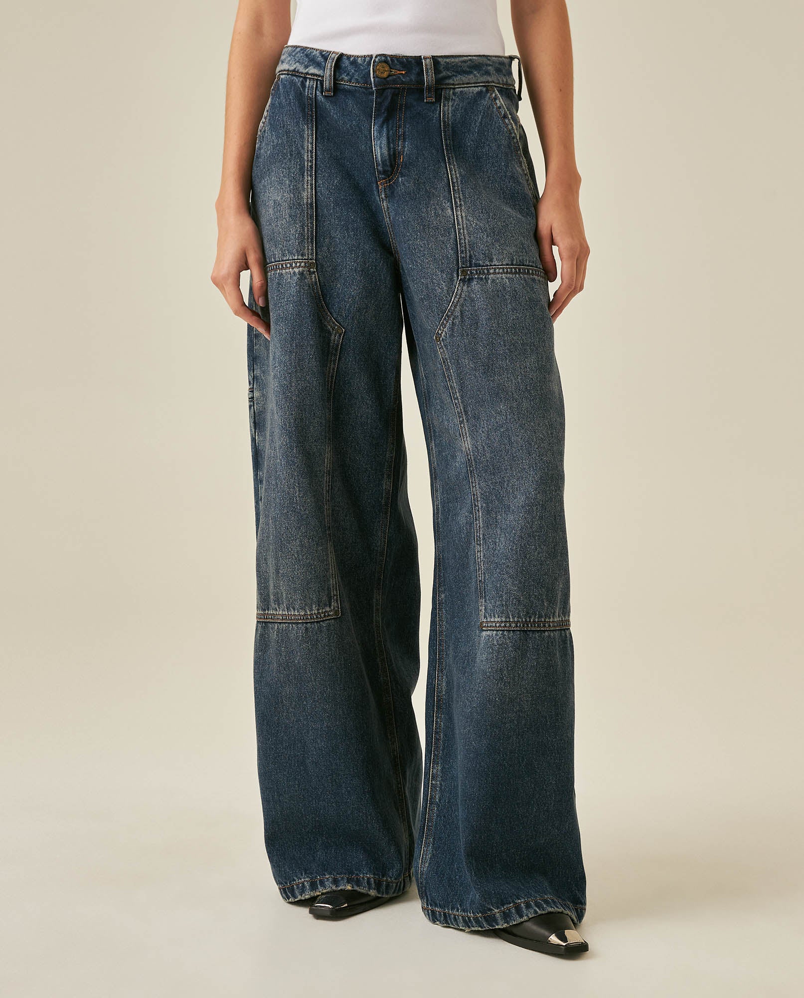 Womens Heritage Jeans Wide Leg Relaxed Mid Rise Cotton–Lyocell Carpenter Heritage Medium Wash Patch Details - Blue 63_431H450_AZU184140_0