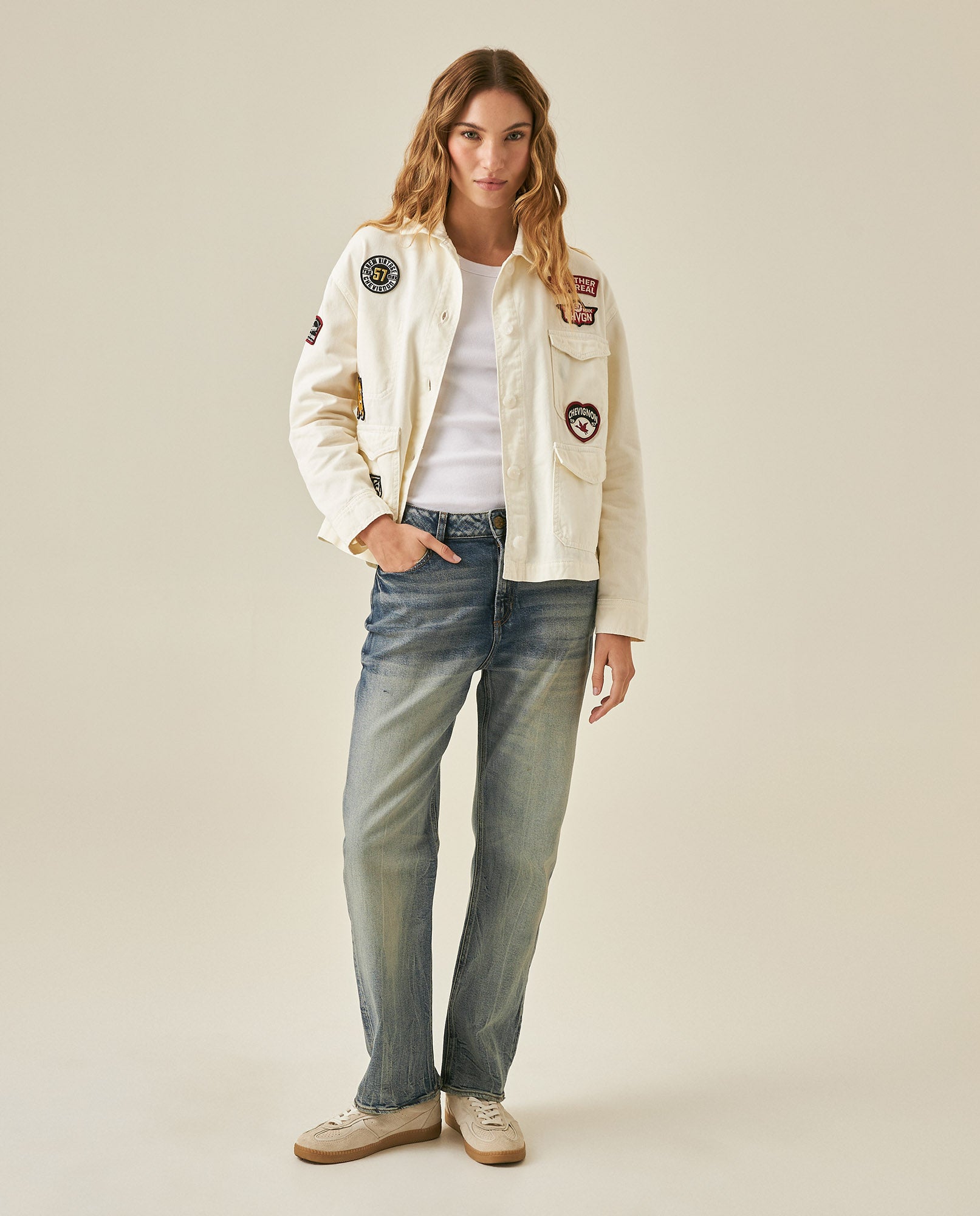 Womens Heritage Jeans Boy Fit Bootcut Mid Rise Cotton Blend Medium Wash Distressing Powdered Whiskering - Blue 63_431H452_AZU154020_4