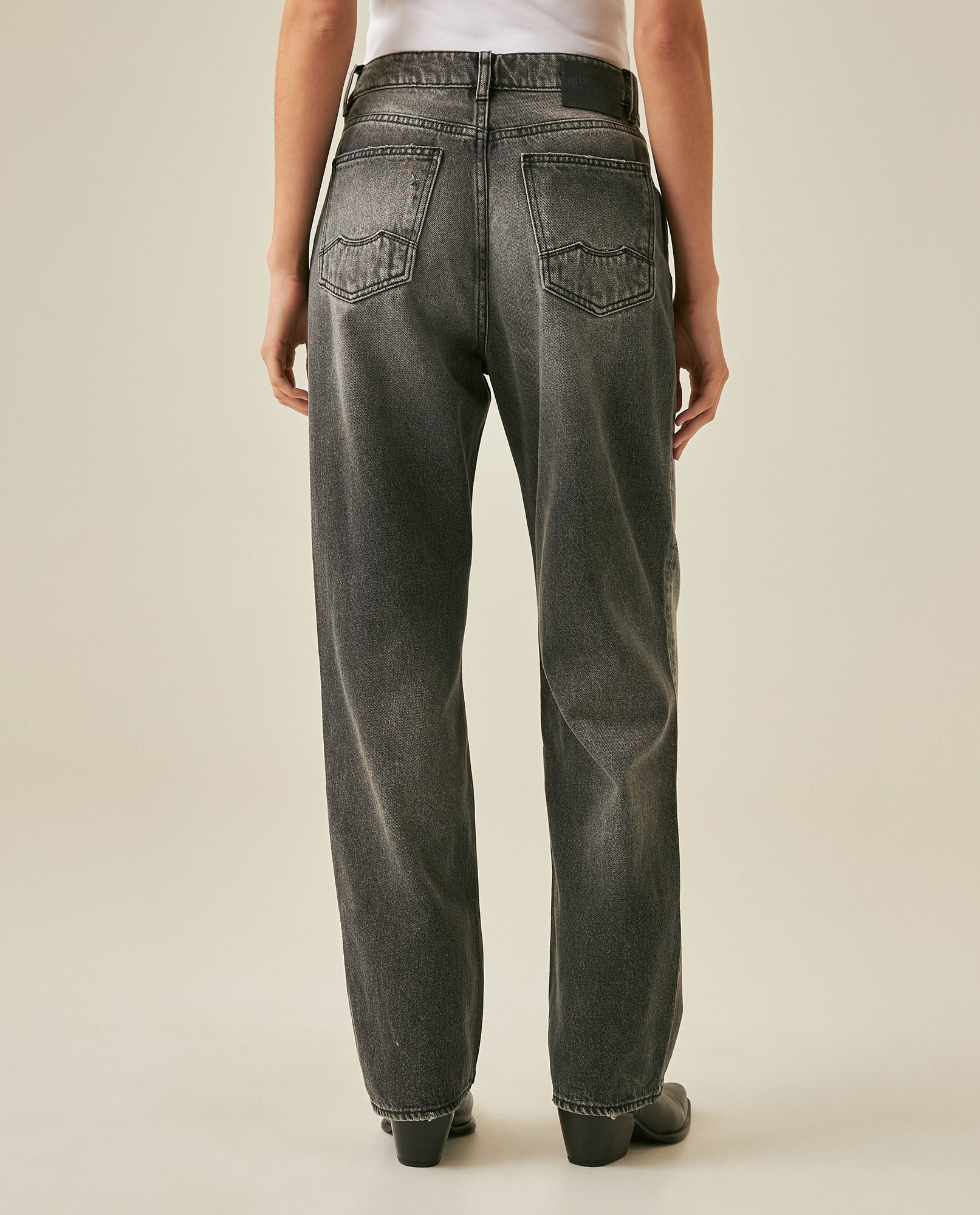 Womens Heritage Jeans Straight Relaxed Fit Super High Rise Lyocell–Cotton Blend Gray Wash Rips Premium Drape - Gray 63_431H453_GRI145002_6