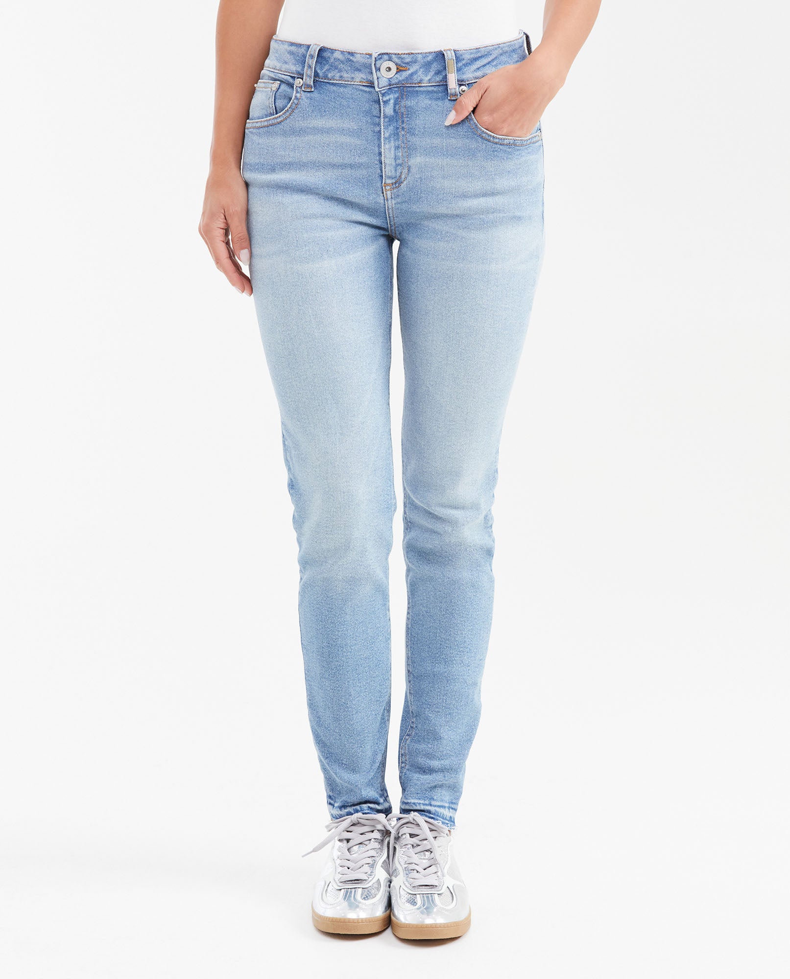 Women's Cosmo High Rise Skinny Jeans in Light Wash with Color Reserves and Recycled Fibers 432G010 - 1
