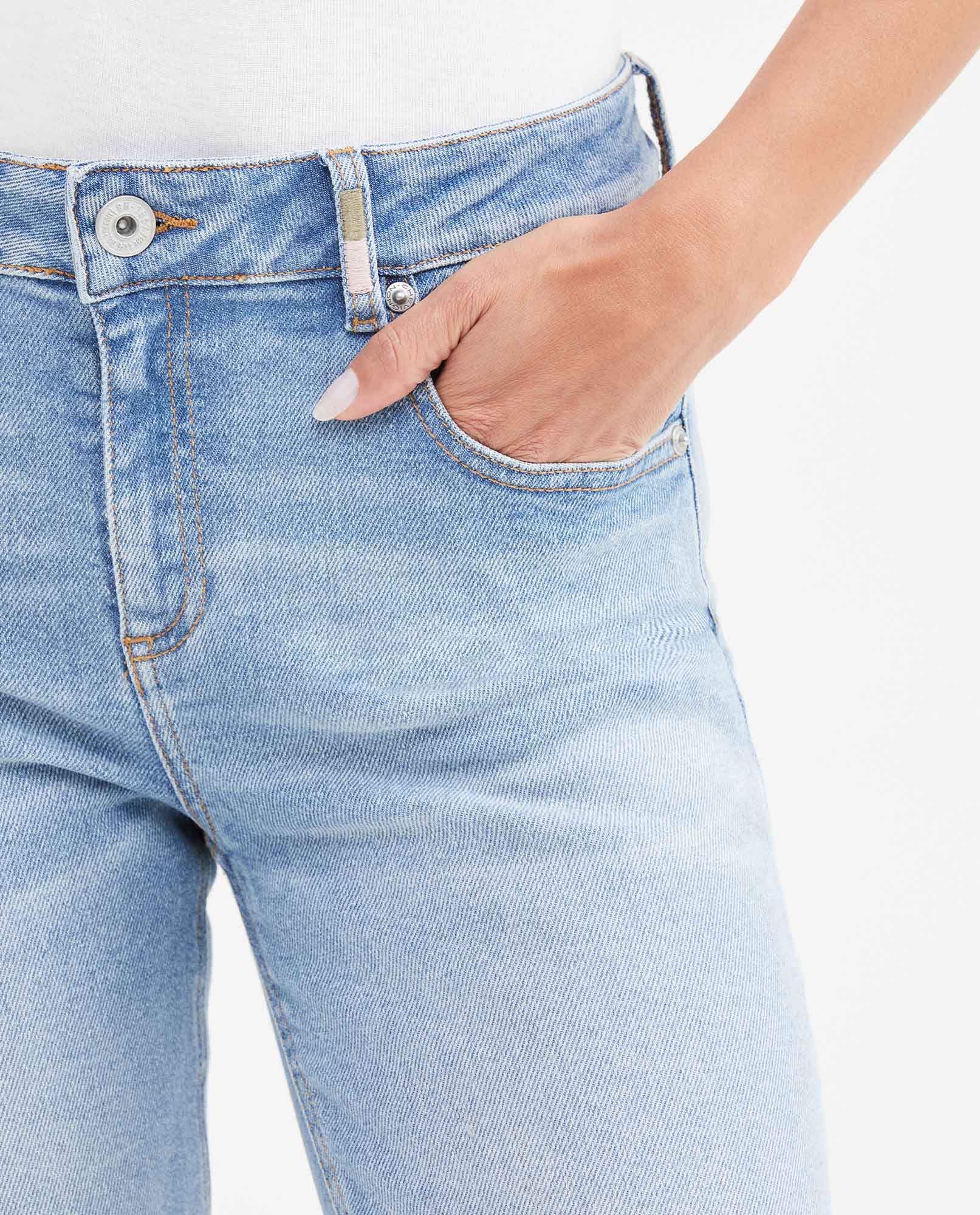 Women's Cosmo High Rise Skinny Jeans in Light Wash with Color Reserves and Recycled Fibers 432G010 - 3