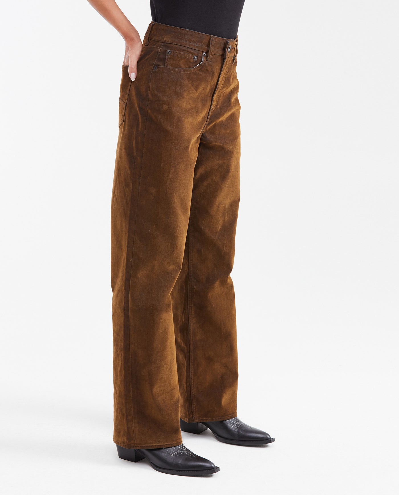 High-Rise Straight Fit Jeans with Relaxed Leg in Brown for Women - Brown 432G030 - 4