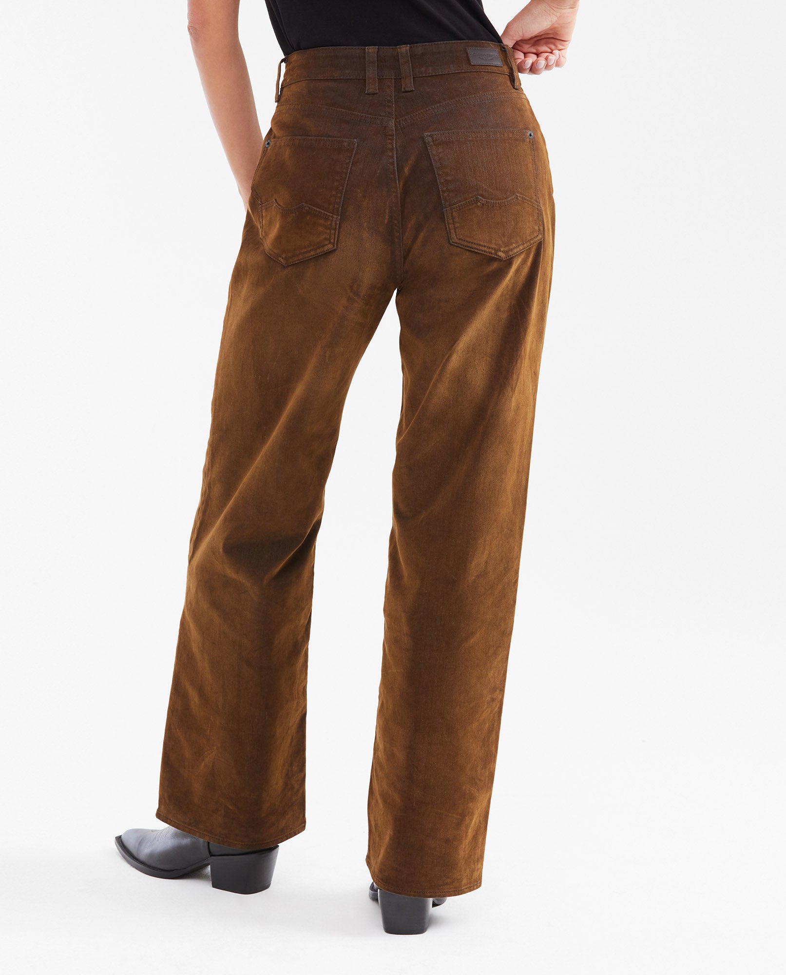 High-Rise Straight Fit Jeans with Relaxed Leg in Brown for Women - Brown 432G030 - 5