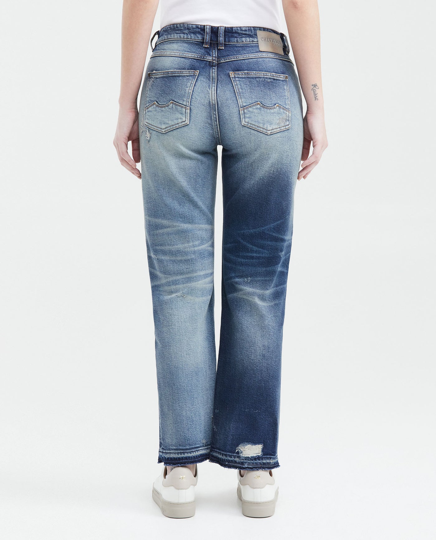 Jean Boyfit Medium Rise Boot Cut Light Blue with Rips Vintage Wash for Women - Blue 439F452 - 6